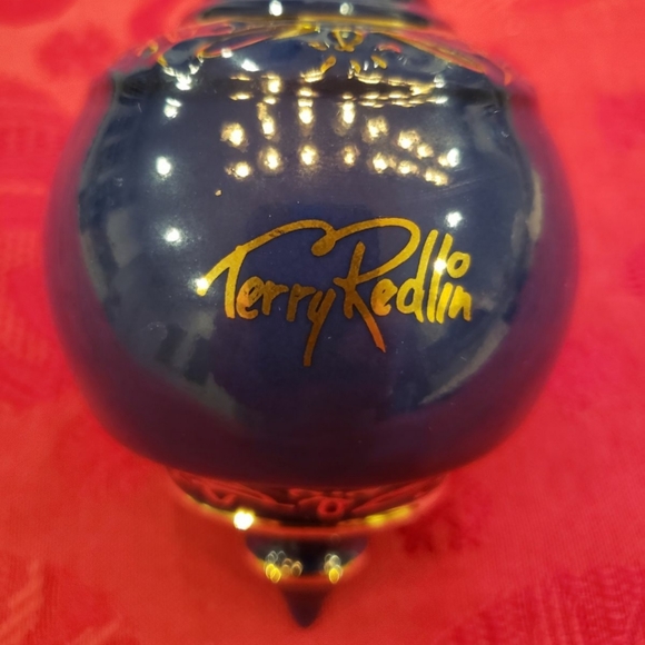 Autographed Terry Redland Christmas Ornament  Hallmark - Picture 3 of 4